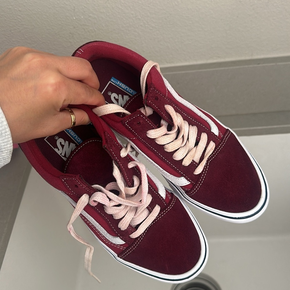 Vans - Picture 2 of 5
